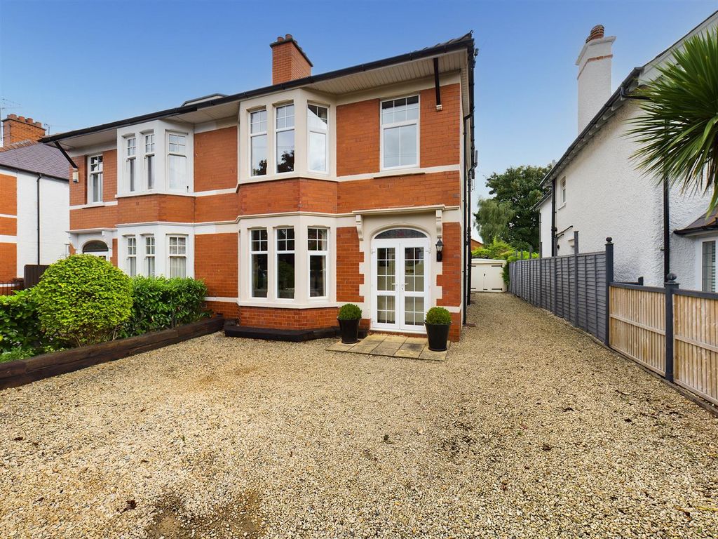 3 bed semidetached house for sale in Three Elms Road, Hereford HR4