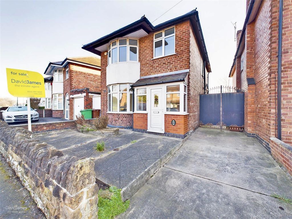 3 bed detached house for sale in Grassington Road, Aspley, Nottingham