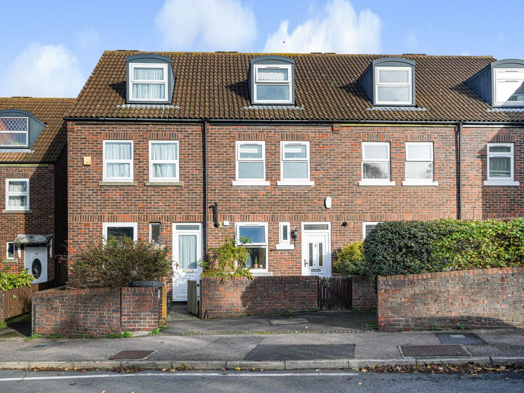 Grace Close London SE9  