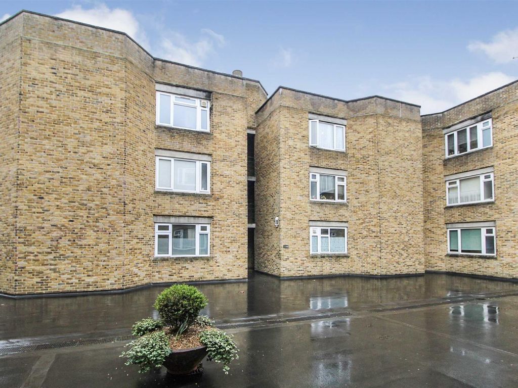 1 bed flat to rent in Sussex Keep, Sussex Close, Slough SL1, £1,150 pcm