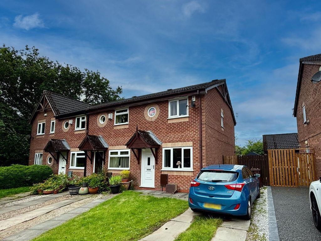2 bed semidetached house to rent in Elton Brook Close, Bury