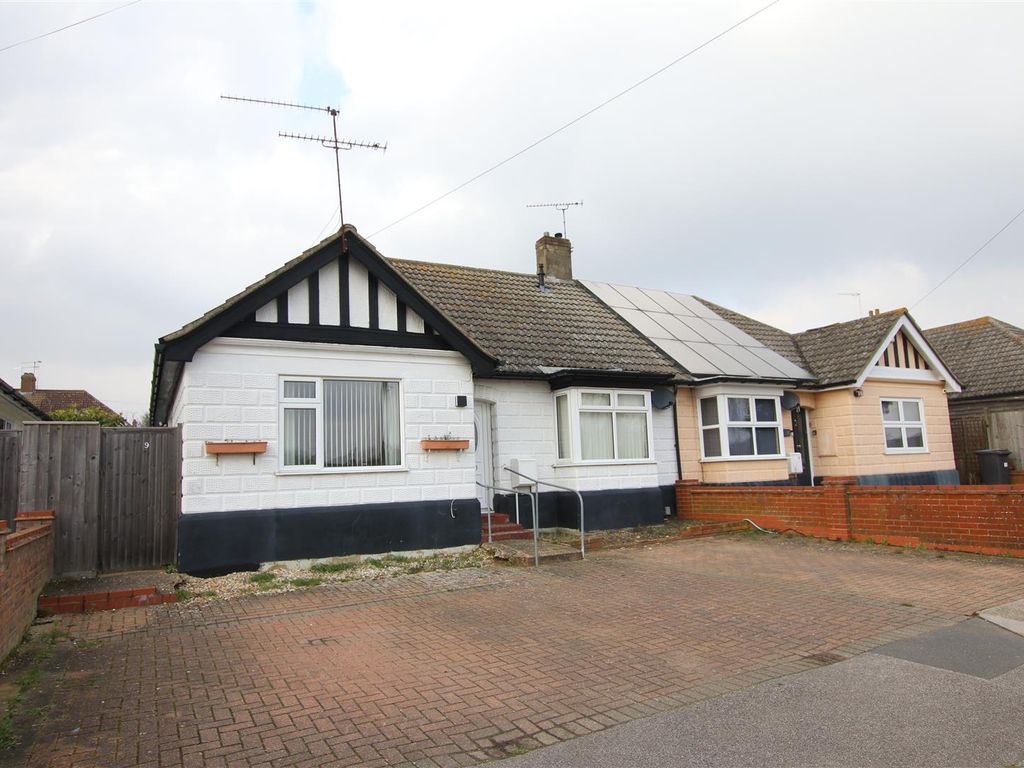 3 bed semidetached bungalow for sale in Bantoft Terrace, Ipswich IP3