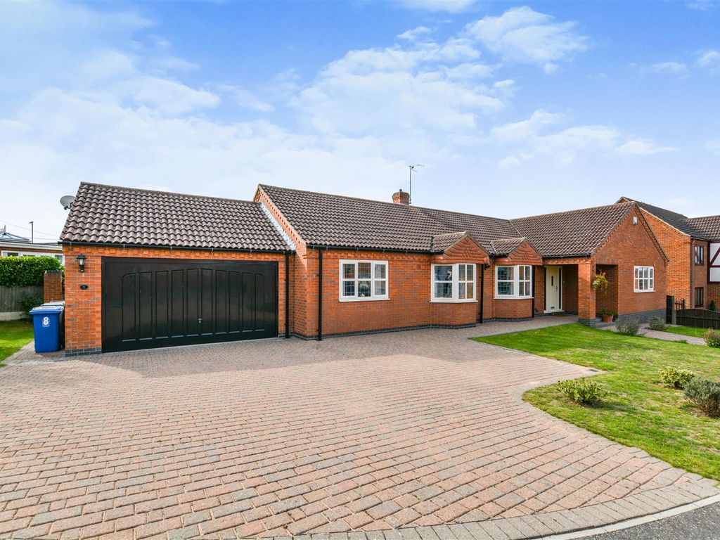 3 bed semidetached house for sale in Elizabeth Close, Scotter
