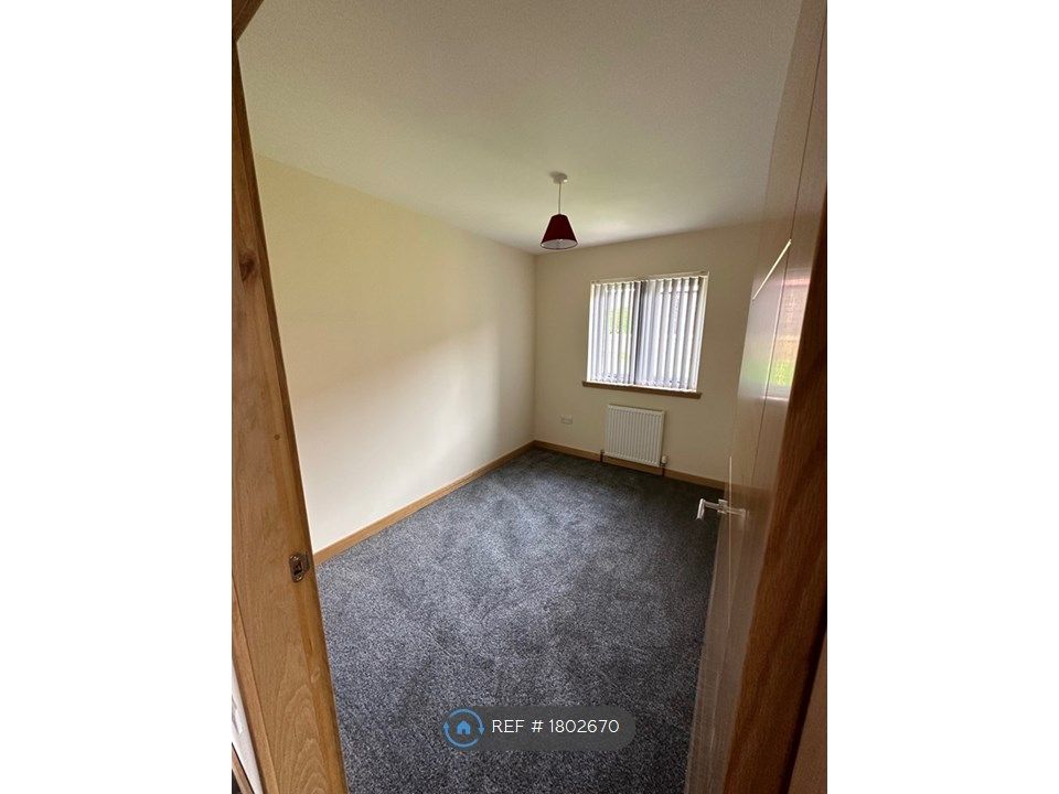 2 bed bungalow to rent in Glenrothes, Glenrothes KY7, £1,000 pcm Zoopla