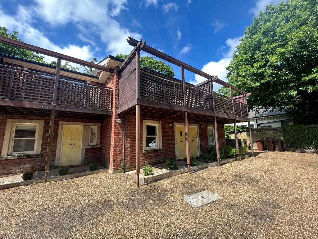 2 bed terraced house to rent in Pembury Road, Tunbridge Wells TN2 Zoopla