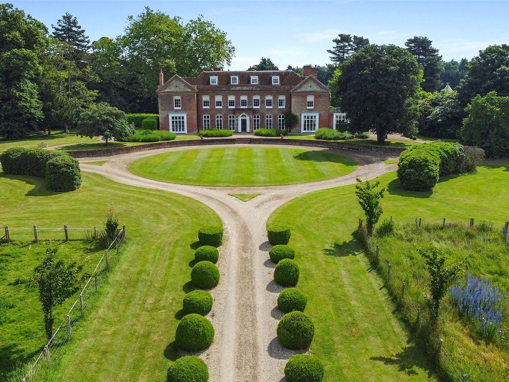 10 bed detached house to rent in Alresford, Alresford, Colchester