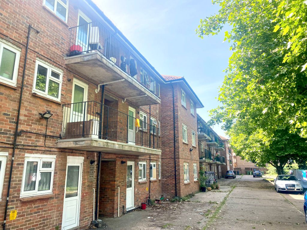 2 bed flat for sale in Bourne Street BN21 Zoopla