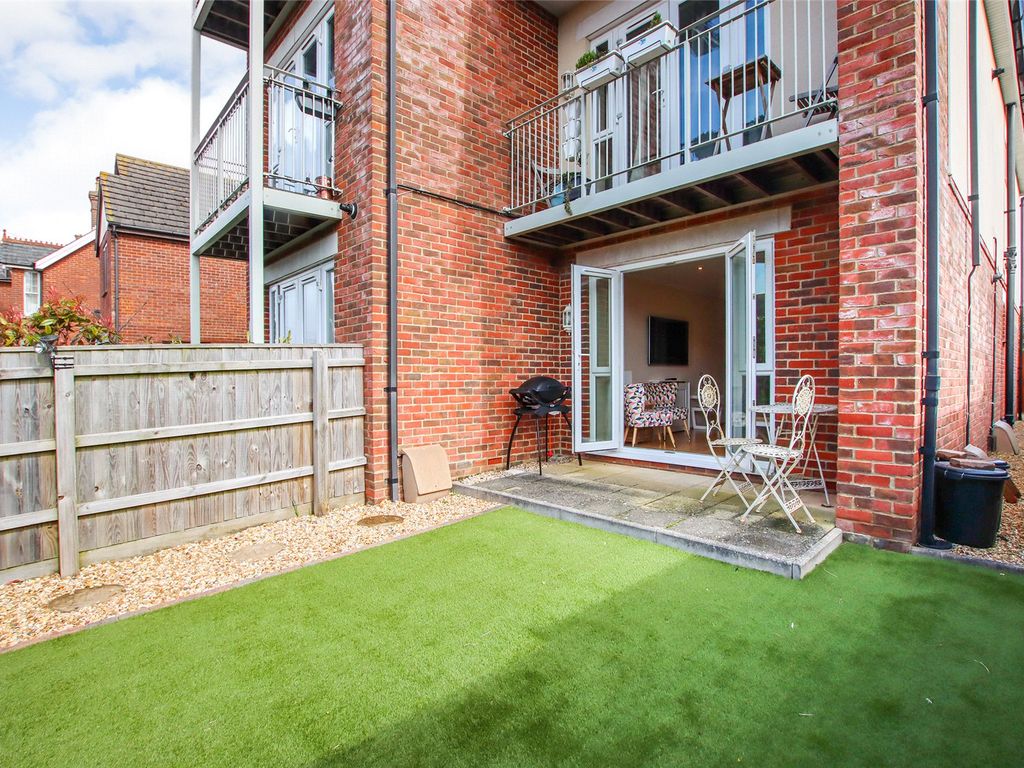 1 bed flat for sale in Southern Road, Lymington, Hampshire SO41 Zoopla