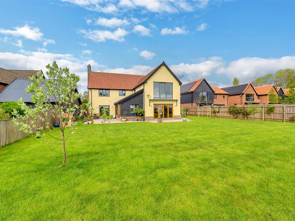 4 bed detached house for sale in Willow Corner, Wortham, Diss IP22, £