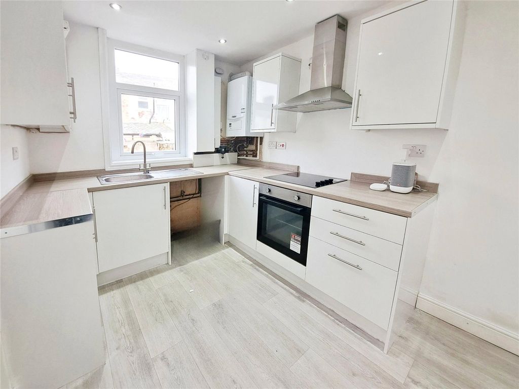 3 bed terraced house to rent in London Terrace, Darwen, Lancashire BB3