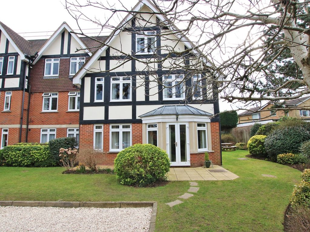 2 bed flat for sale in Glebelands Road, Wokingham RG40 Zoopla