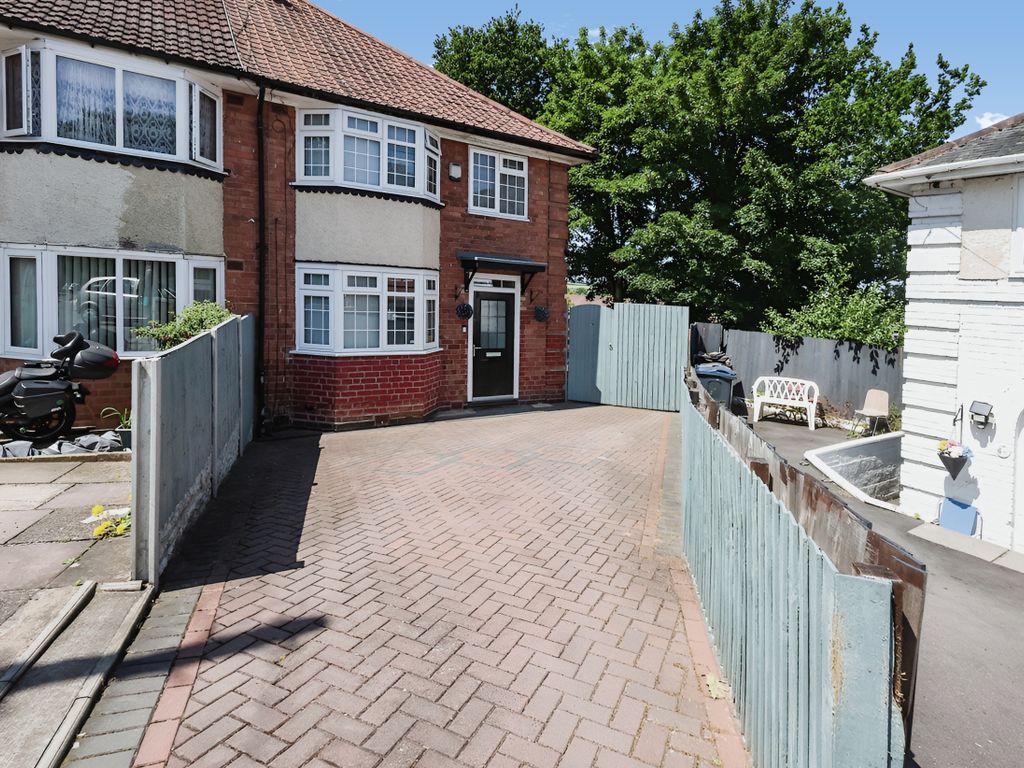 3 bed end terrace house for sale in Besford Grove, Birmingham, West
