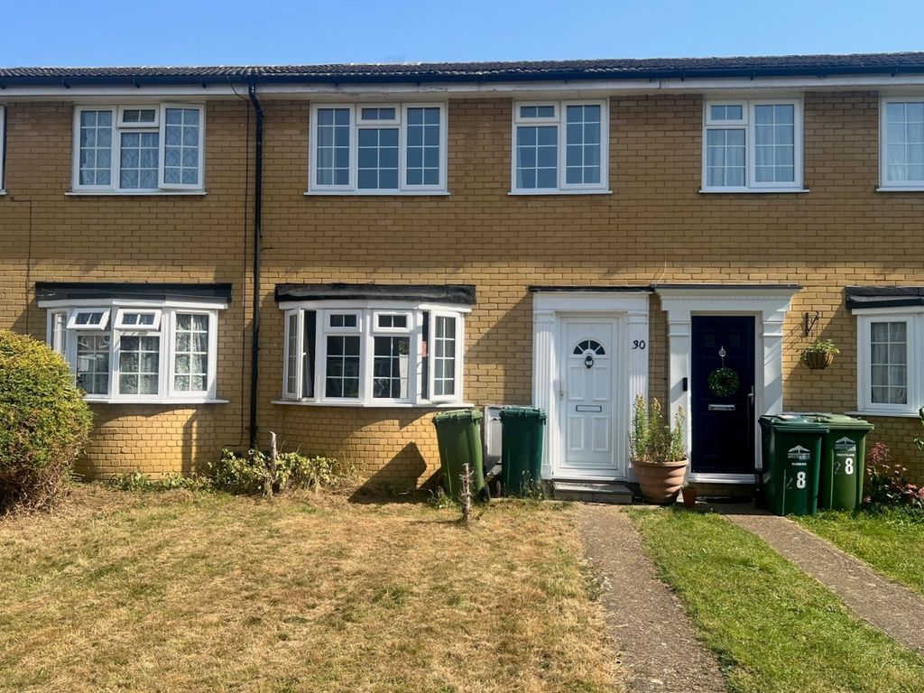3 bed terraced house to rent in Hawksway, StainesUponThames, Surrey