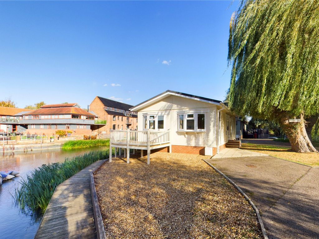 1 bed mobile/park home for sale in Mill Road, Buckden, St. Neots