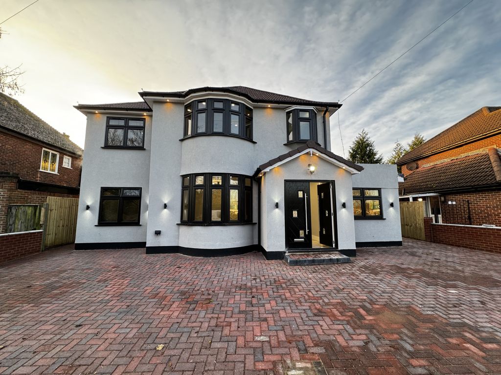 New home, 6 bed detached house for sale in Park Road, Uxbridge UB8, £