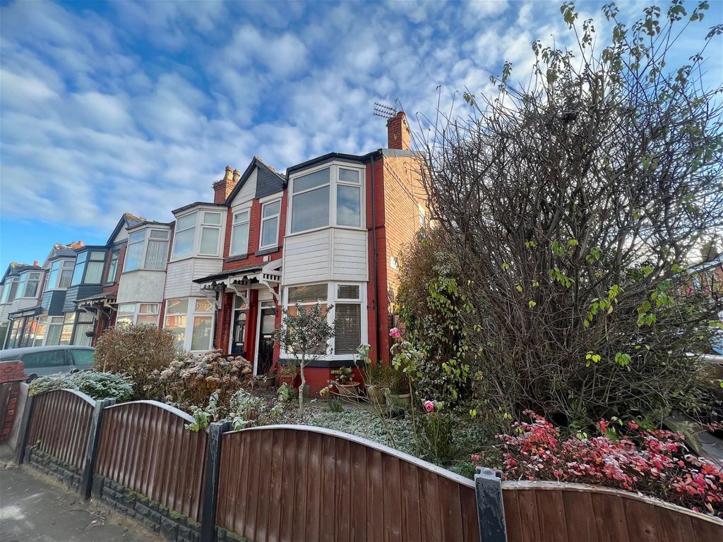 3 bed end terrace house for sale in Broom Lane, Levenshulme, Manchester