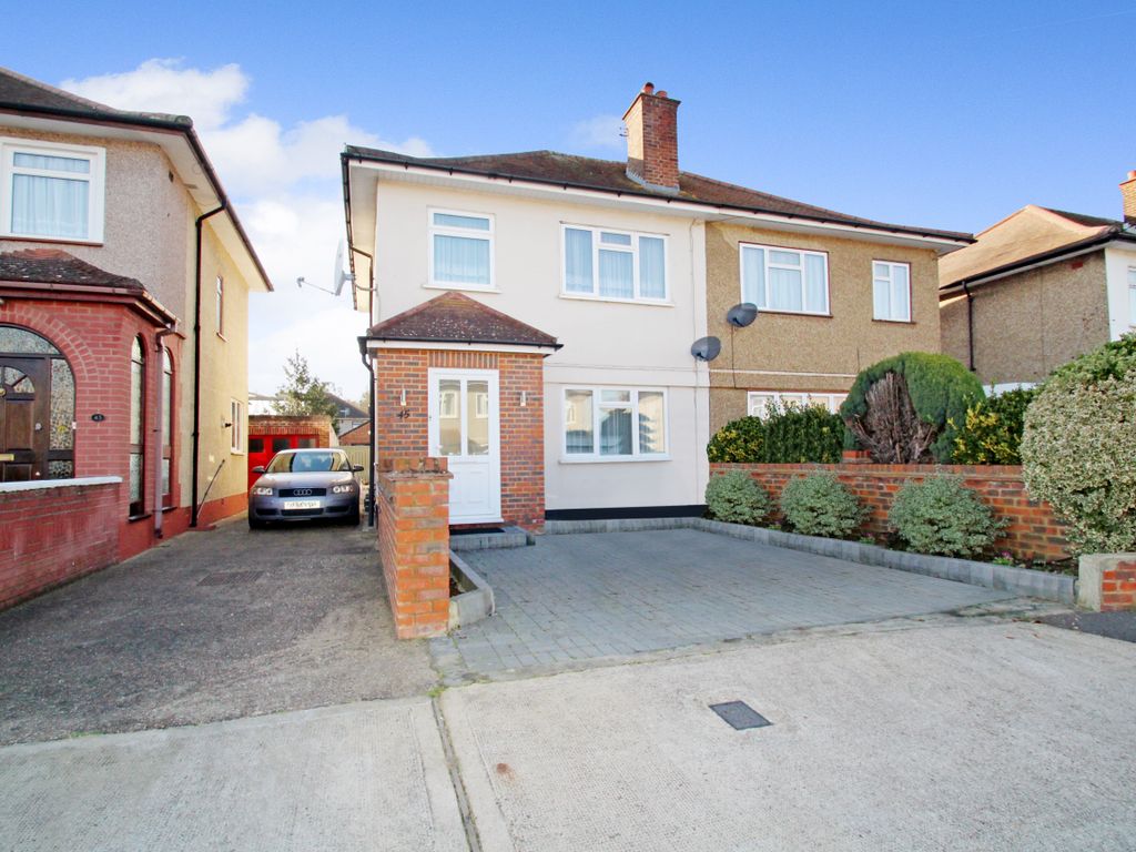 3 bed semidetached house for sale in Mansfield Drive, Hayes, Greater