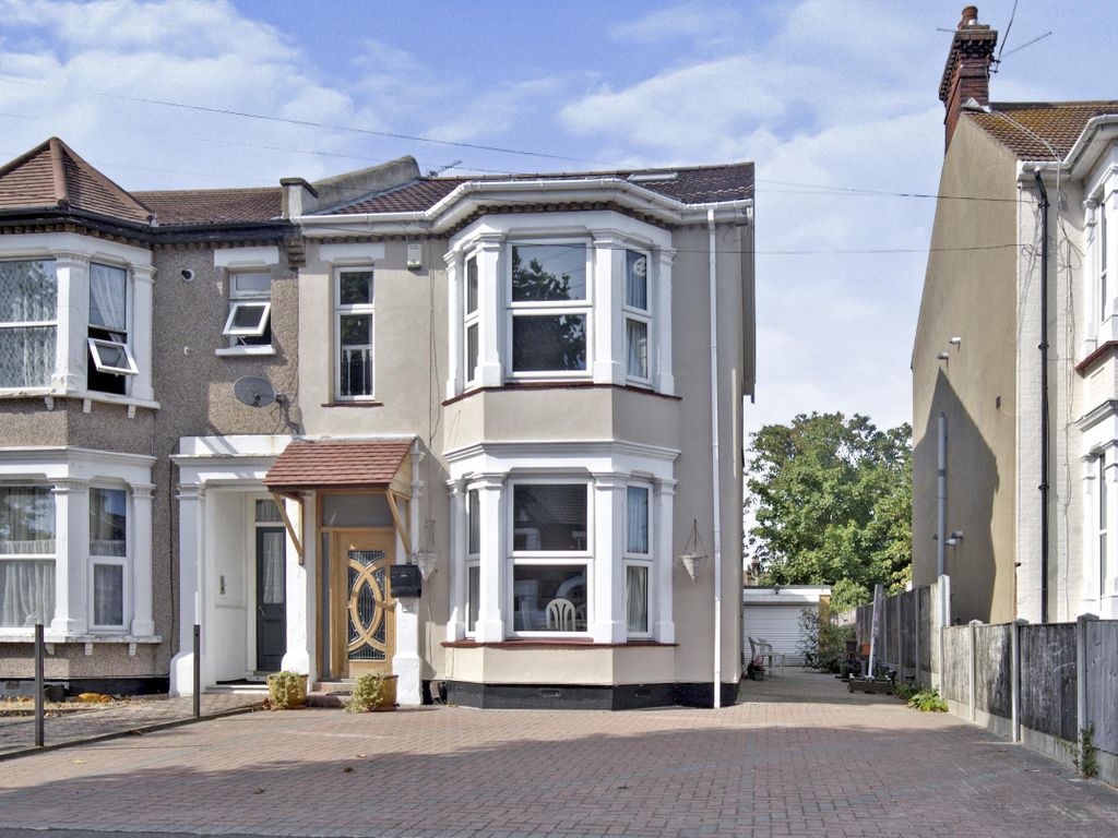 7 bed end terrace house for sale in Kilworth Avenue, SouthendOnSea