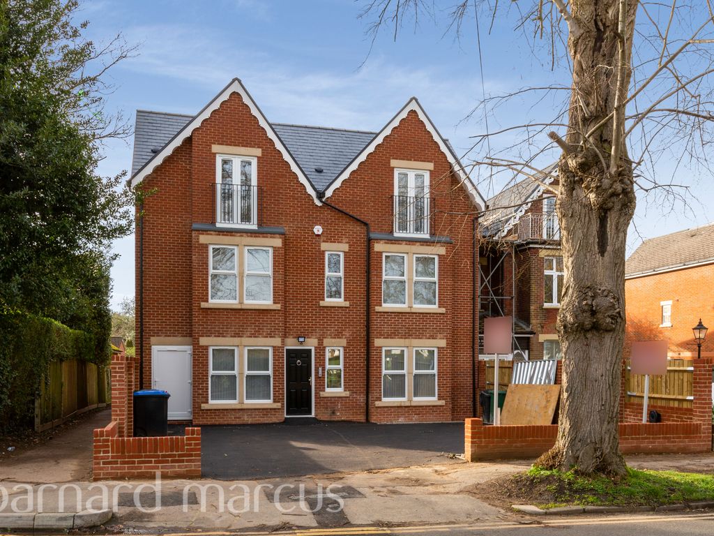 2 bed flat to rent in Avenue Road, Banstead SM7 Zoopla