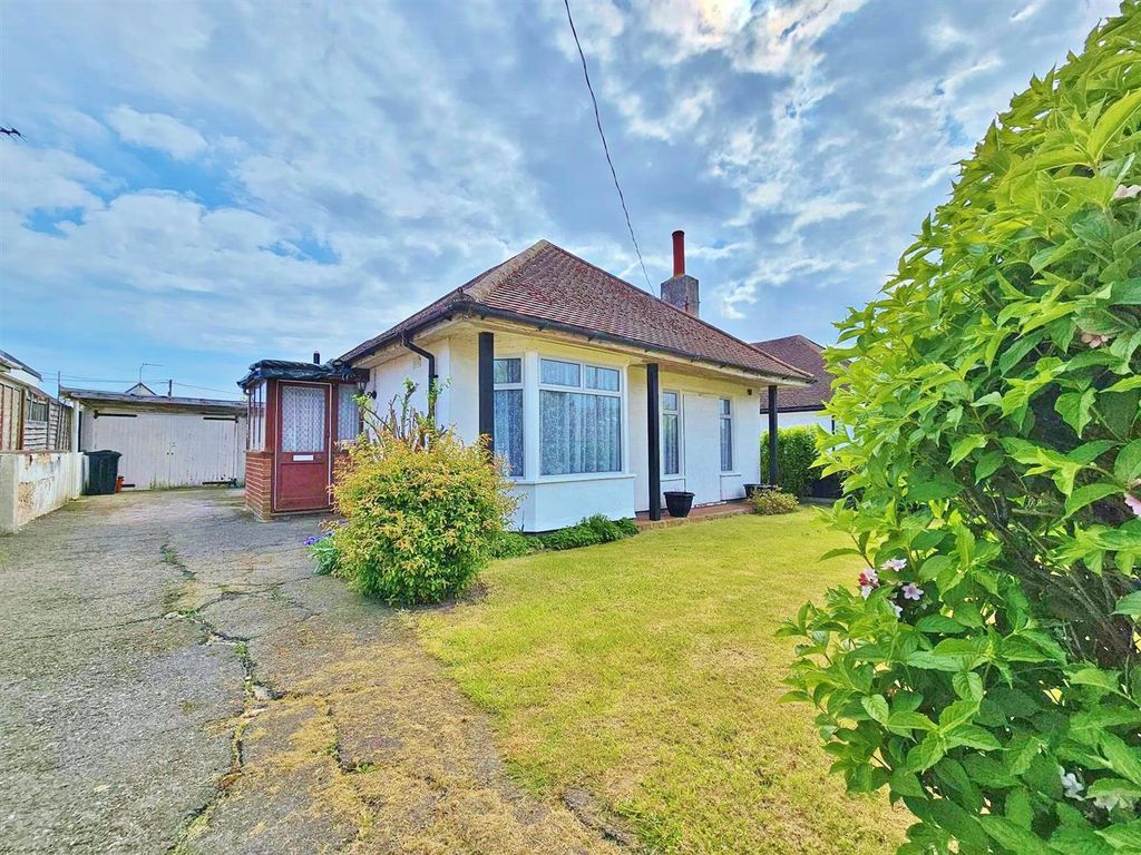 2 bed detached bungalow for sale in Florence Road, Walton On The Naze