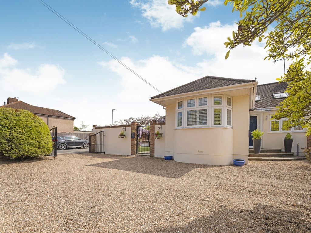4 bed semidetached bungalow for sale in Longmead Drive, Sidcup, Kent