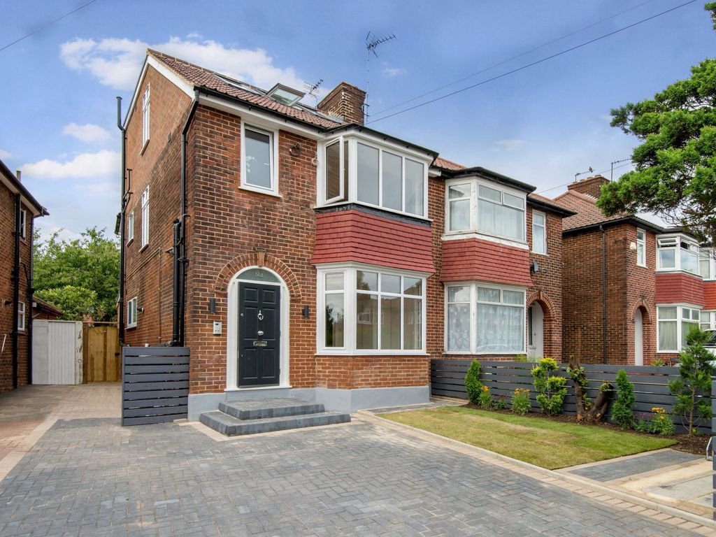 3 bed flat for sale in Cheviot Gardens, Cricklewood, London NW2 Zoopla