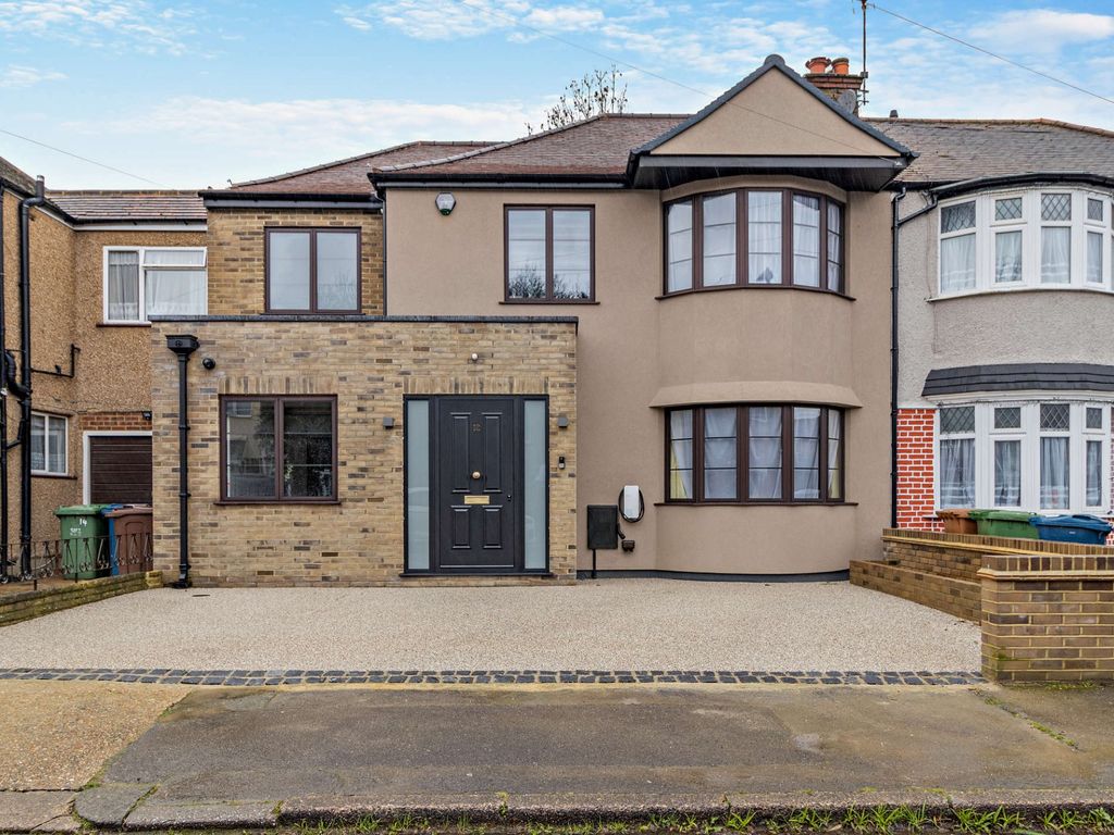 3 bed semidetached house for sale in Bell Close, Pinner HA5, £899,950