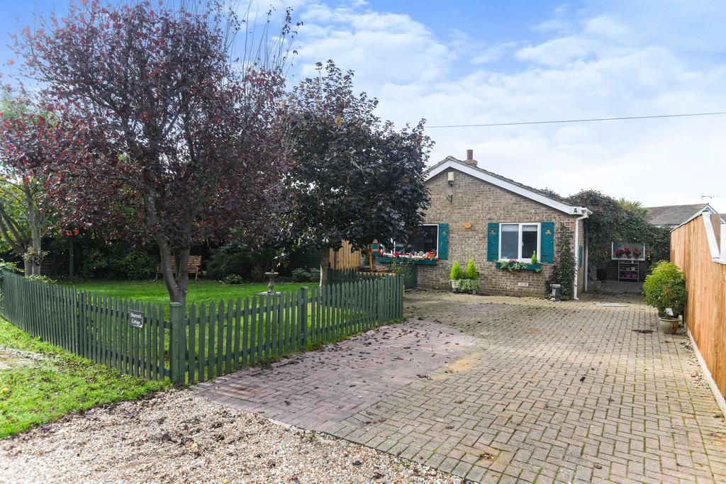 3 bed detached bungalow for sale in Chalk Road, Walpole St Peter, Kings