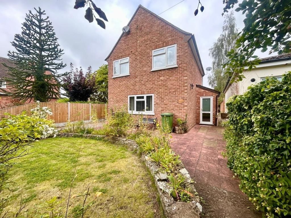 3 bed detached house for sale in Leominster, Herefordshire HR6, £