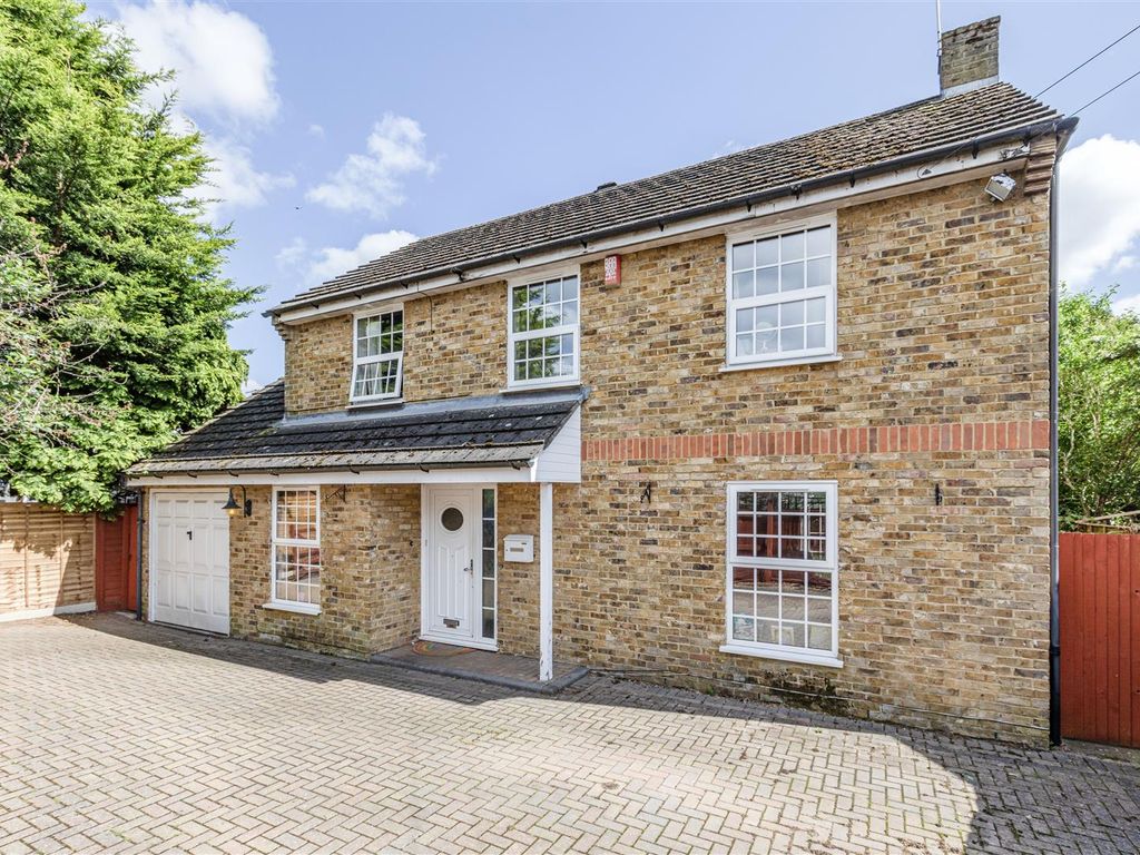 4 bed detached house for sale in Berrys Lane, Byfleet, West Byfleet