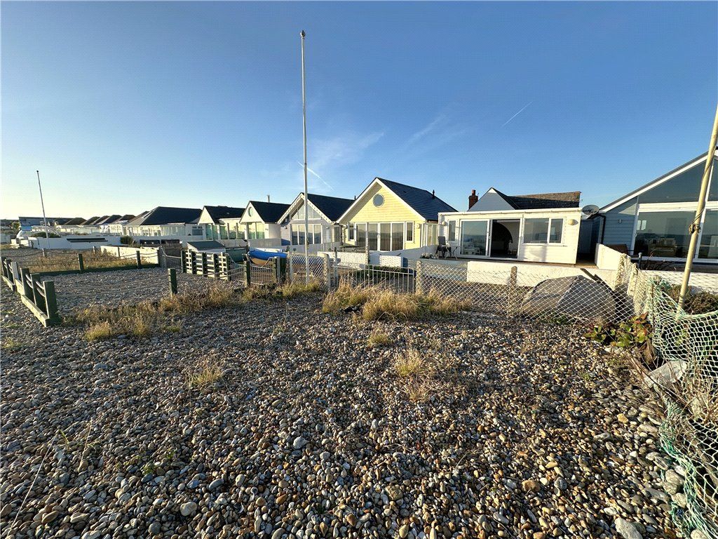 3 bed bungalow for sale in Coast Road, Pevensey Bay, Pevensey BN24, £