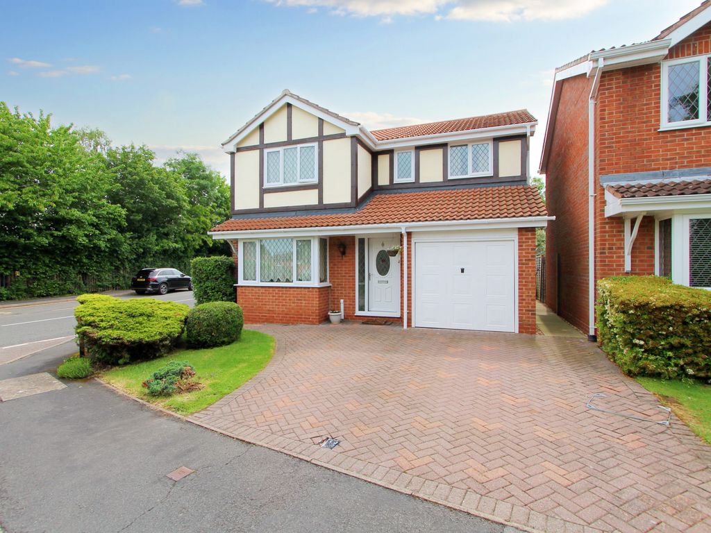 4 bed detached house for sale in Poachers Place, Oadby, Leicester LE2
