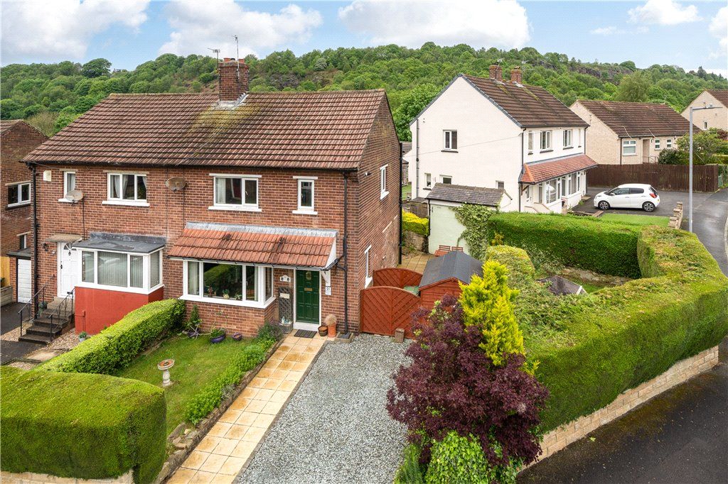 2 bed semidetached house for sale in Central Avenue, Baildon, Shipley