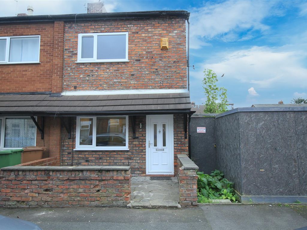 2 bed end terrace house to rent in Osborne Road, Denton, Manchester M34