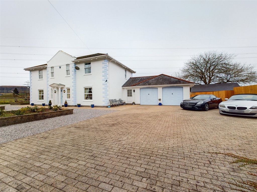 4 bed detached house for sale in The Cutting, Llanfoist, Abergavenny