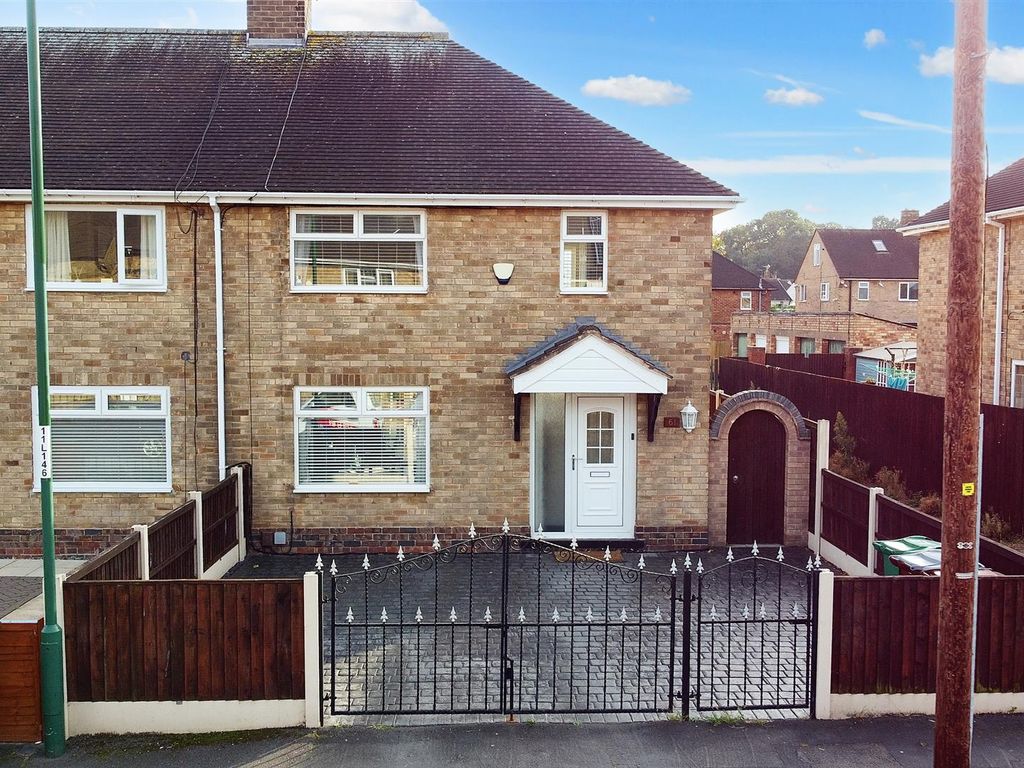 3 bed semidetached house for sale in Listowel Crescent, Clifton