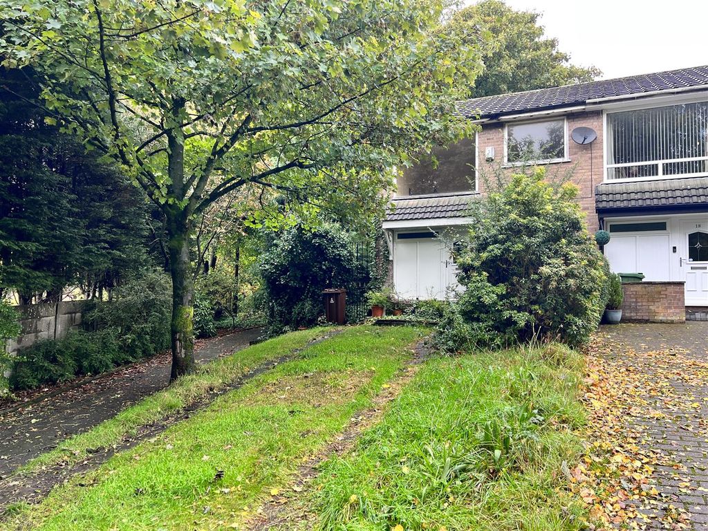 Meadway, Stalybridge SK15