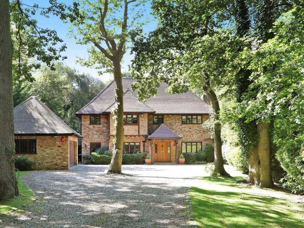 6 bed detached house for sale in Stoke Wood, Stoke Poges SL2, £