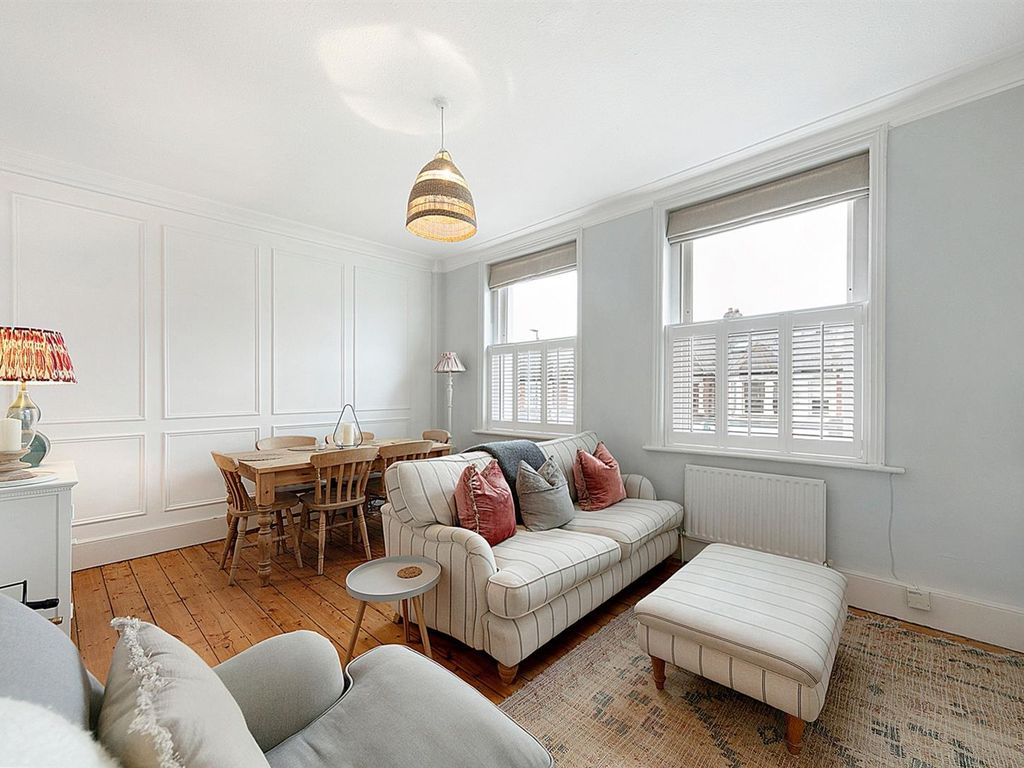 Garratt Lane, Earlsfield, London SW18  