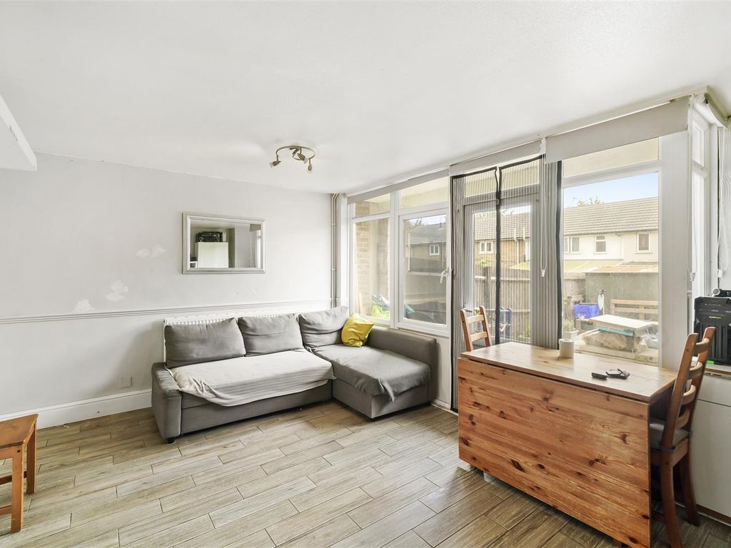 2 bed for sale in Hoskins Close, Canning Town E16, £350,000 Zoopla