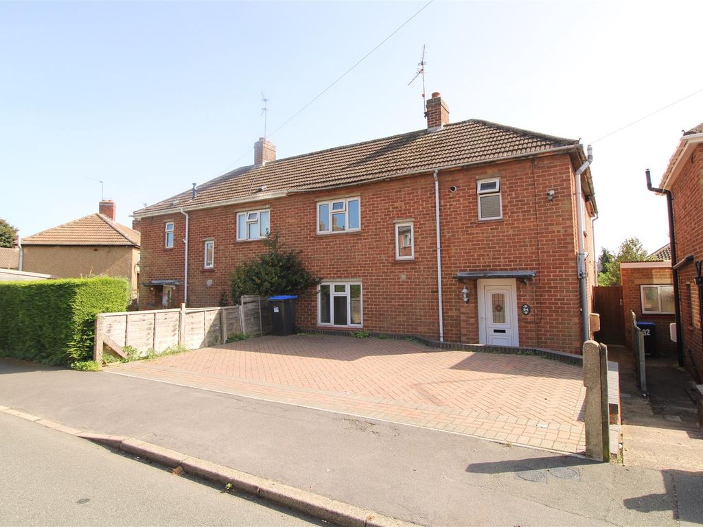 4 bed property for sale in Elizabeth Road, Daventry NN11, £210,000 Zoopla