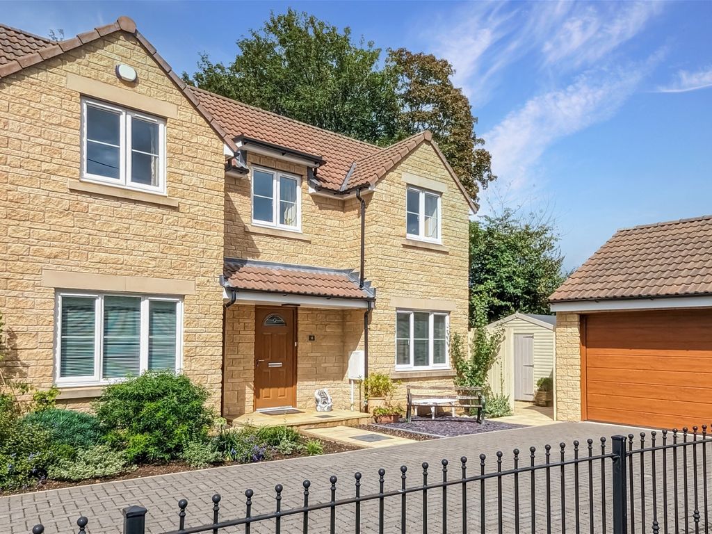 4 bed detached house for sale in Tadley Meadow, Frome, Somerset BA11, £