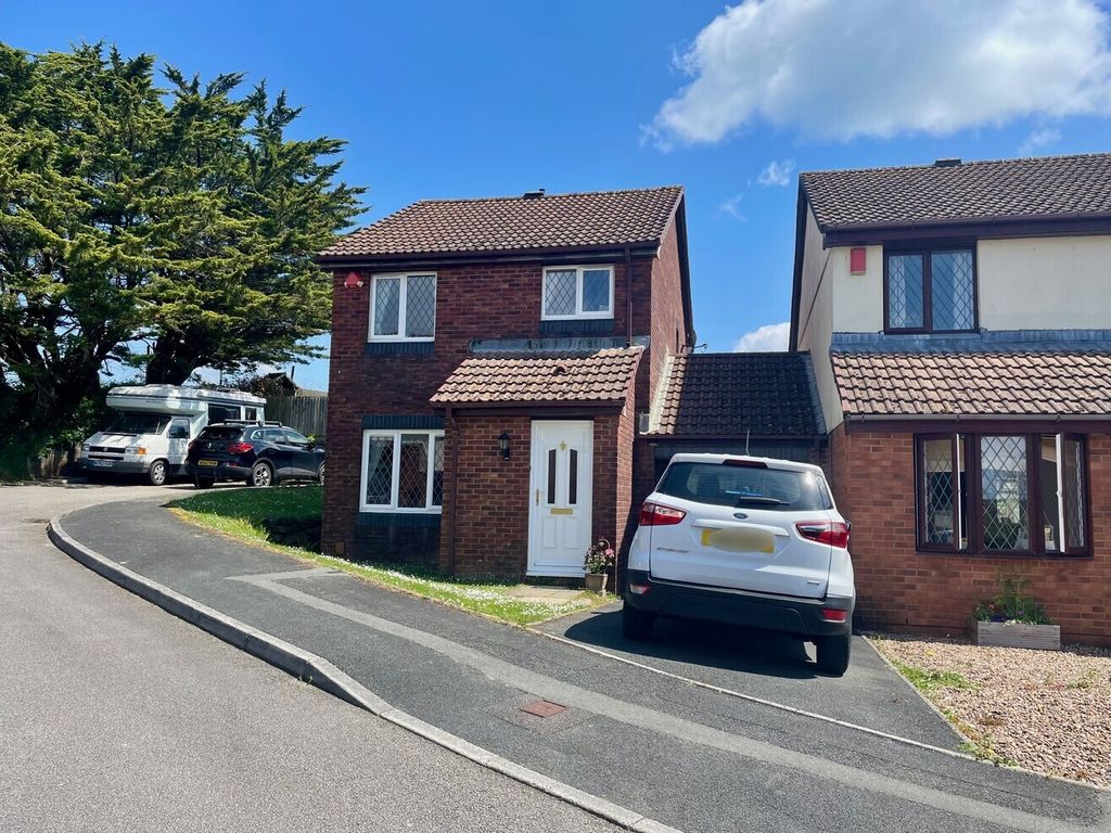 3 bed link detached house for sale in St. Marks Road, Derriford