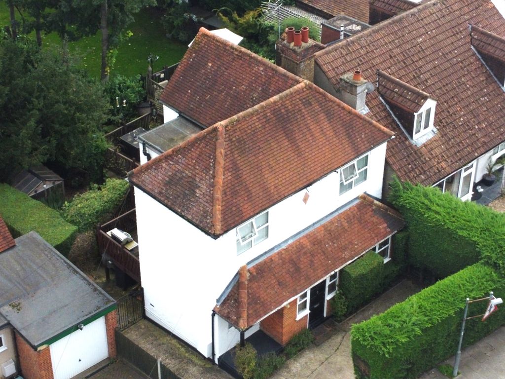 3 bed detached house for sale in Hempstead Road, Kings Langley