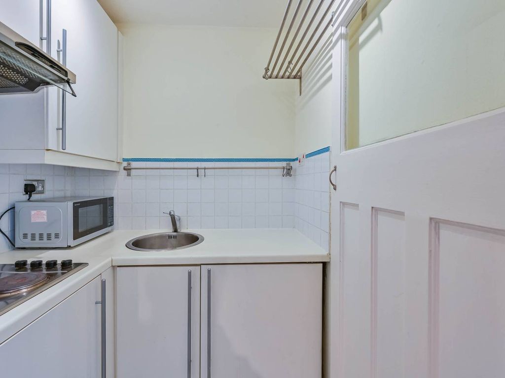 Studio to rent in x, Bloomsbury, London WC1N, £1,625 pcm Zoopla