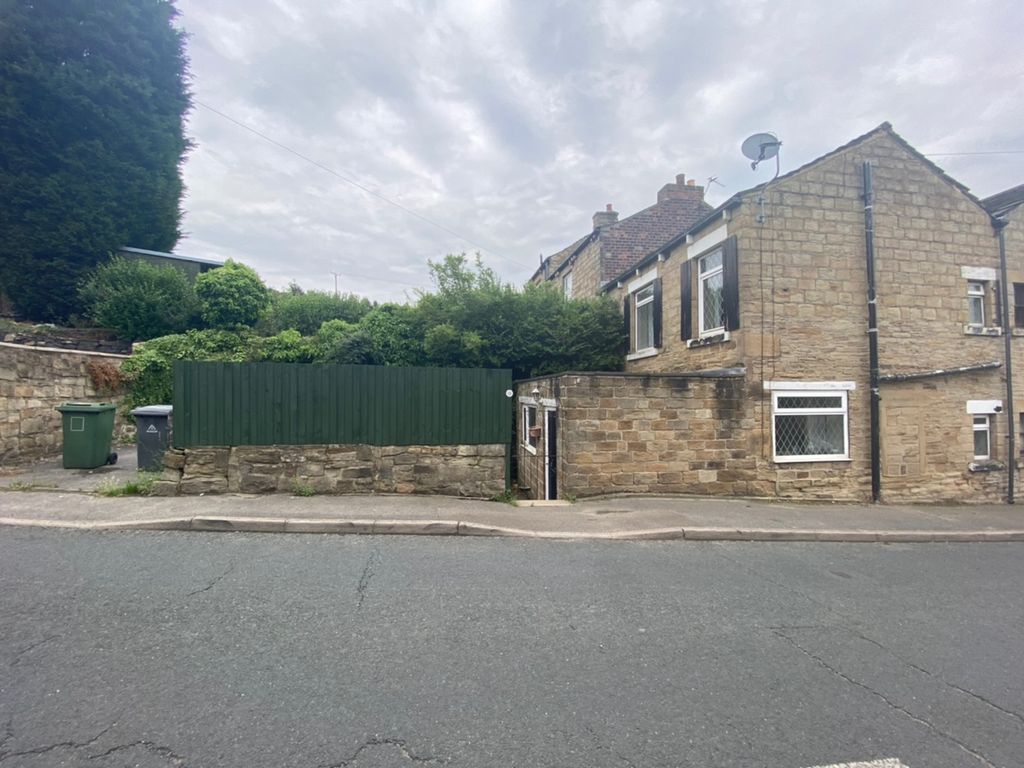 2 bed terraced house for sale in Commonside, Hanging Heaton, Batley