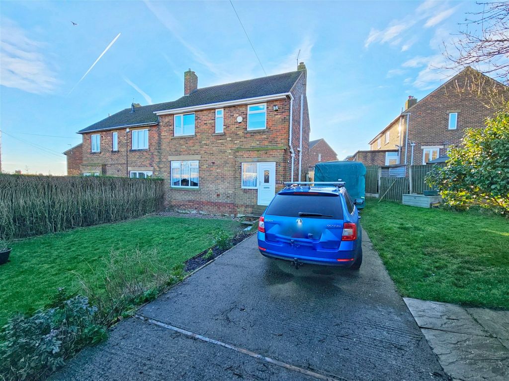 3 bed semidetached house for sale in Fir Tree, Thurgoland, Sheffield