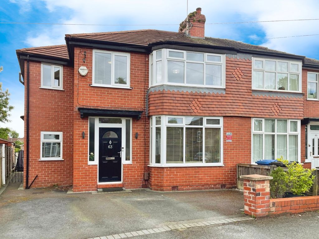 4 bed semidetached house for sale in Langdale Road, Sale, Greater
