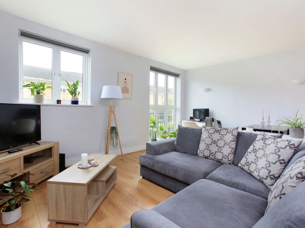 1 bed flat for sale in Pavilion Square, Wandsworth Common, London SW17