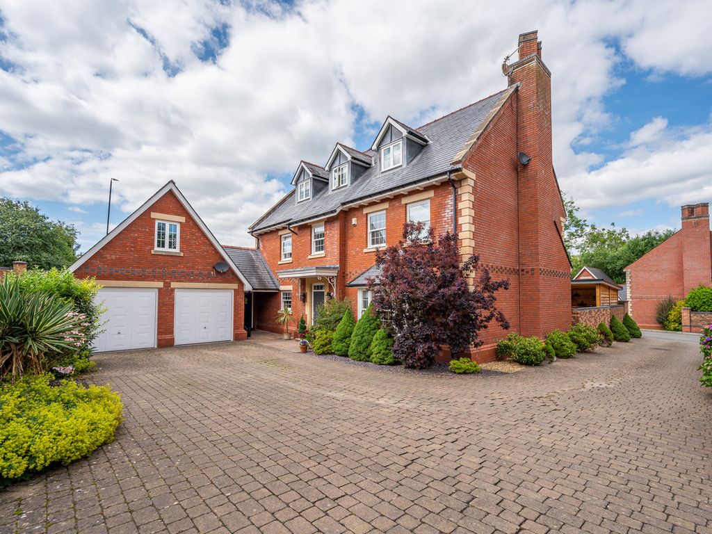 5 bed detached house for sale in Cwrt Bryn Derwen, Usk NP15, £875,000 Zoopla